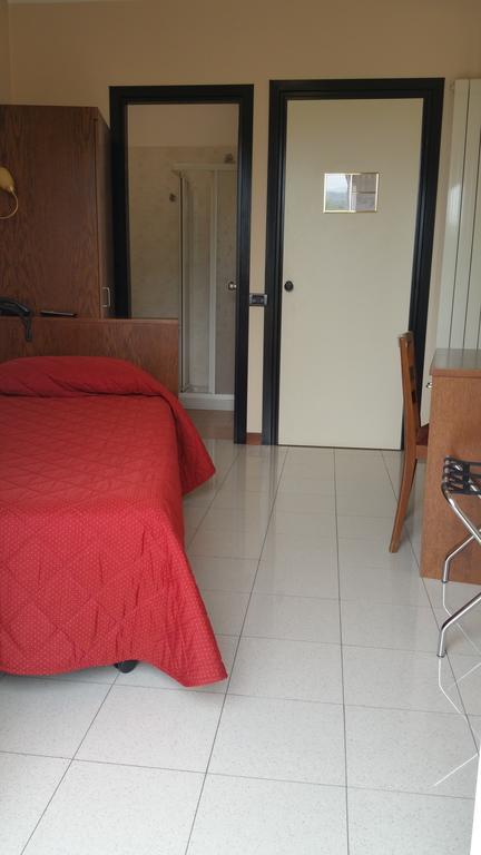Hotel 5 Vie Almenno San Salvatore Phòng bức ảnh