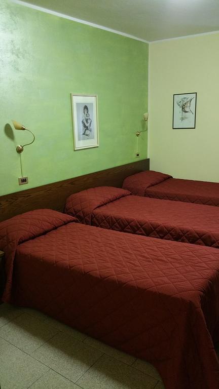 Hotel 5 Vie Almenno San Salvatore Phòng bức ảnh
