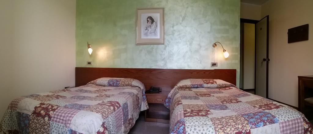 Hotel 5 Vie Almenno San Salvatore Phòng bức ảnh