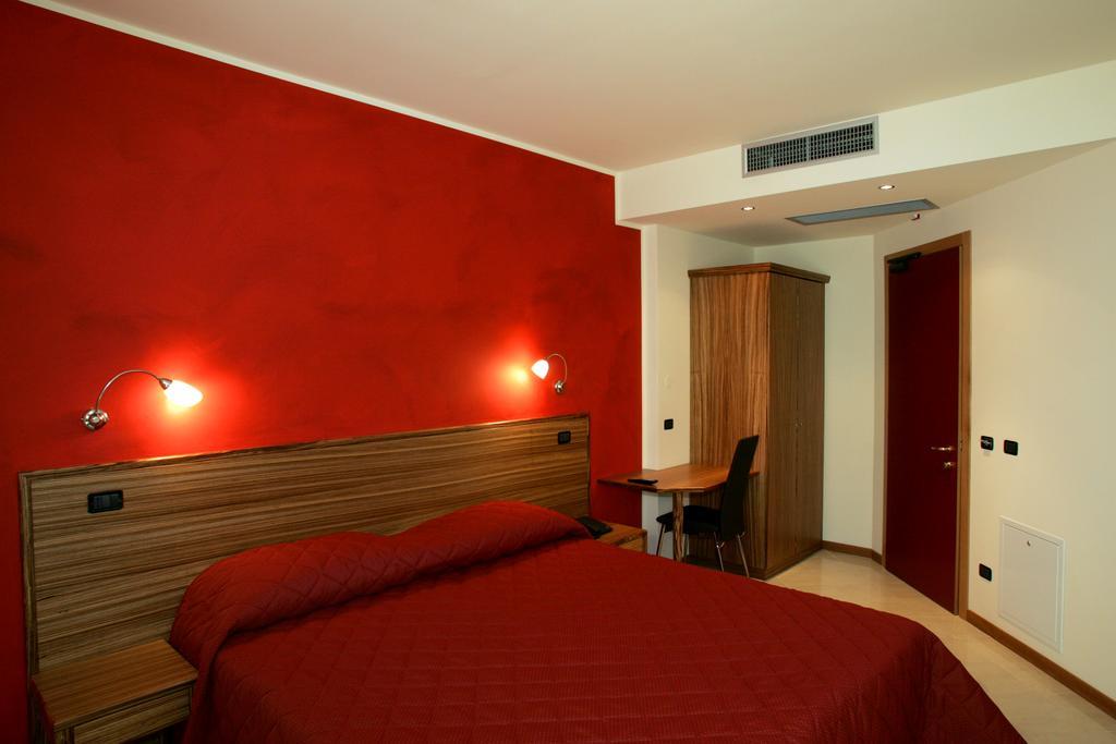Hotel 5 Vie Almenno San Salvatore Phòng bức ảnh