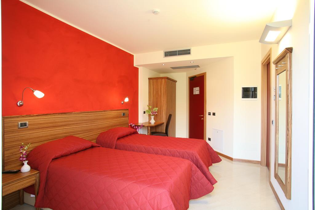 Hotel 5 Vie Almenno San Salvatore Phòng bức ảnh
