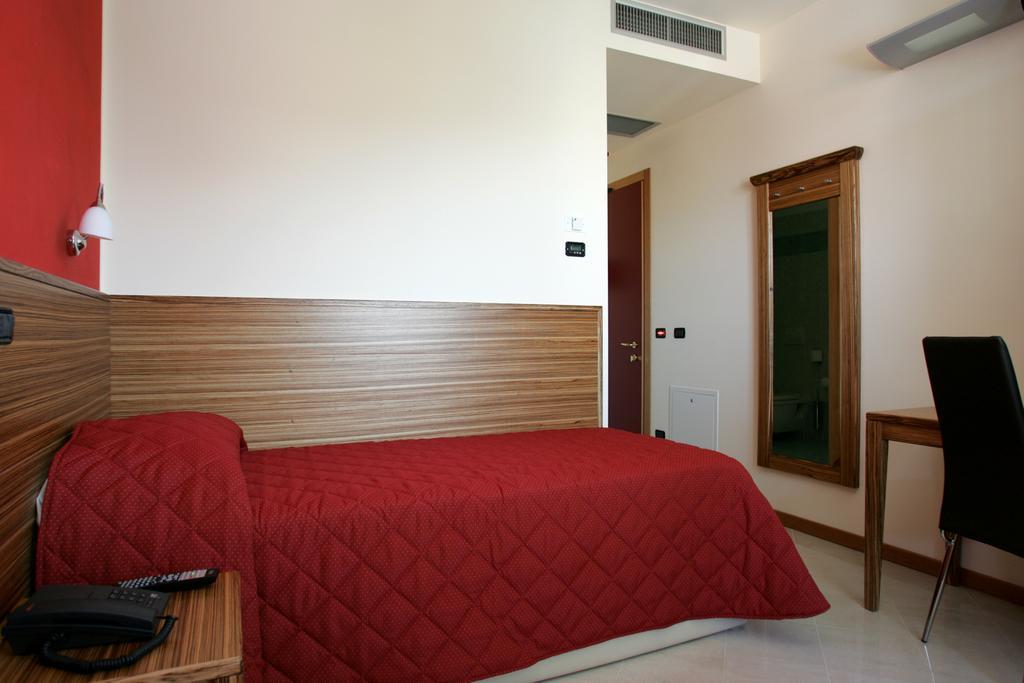 Hotel 5 Vie Almenno San Salvatore Phòng bức ảnh