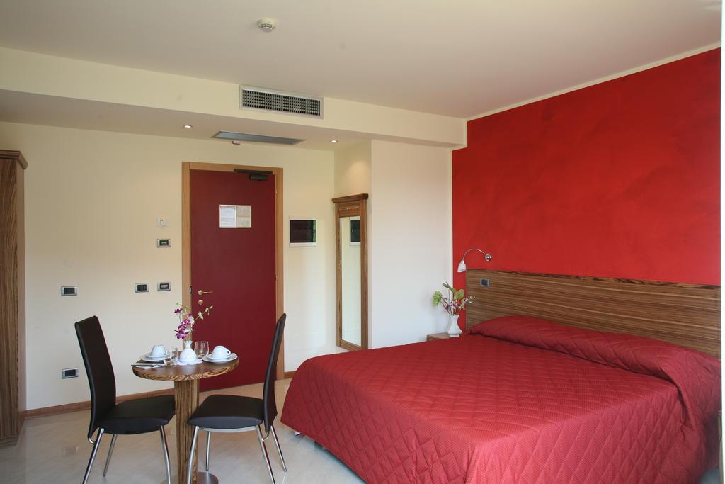Hotel 5 Vie Almenno San Salvatore Phòng bức ảnh